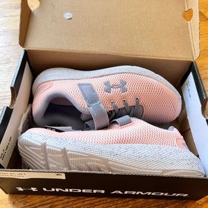 Brand new Under Armour girls 3Y sneakers NO BOX